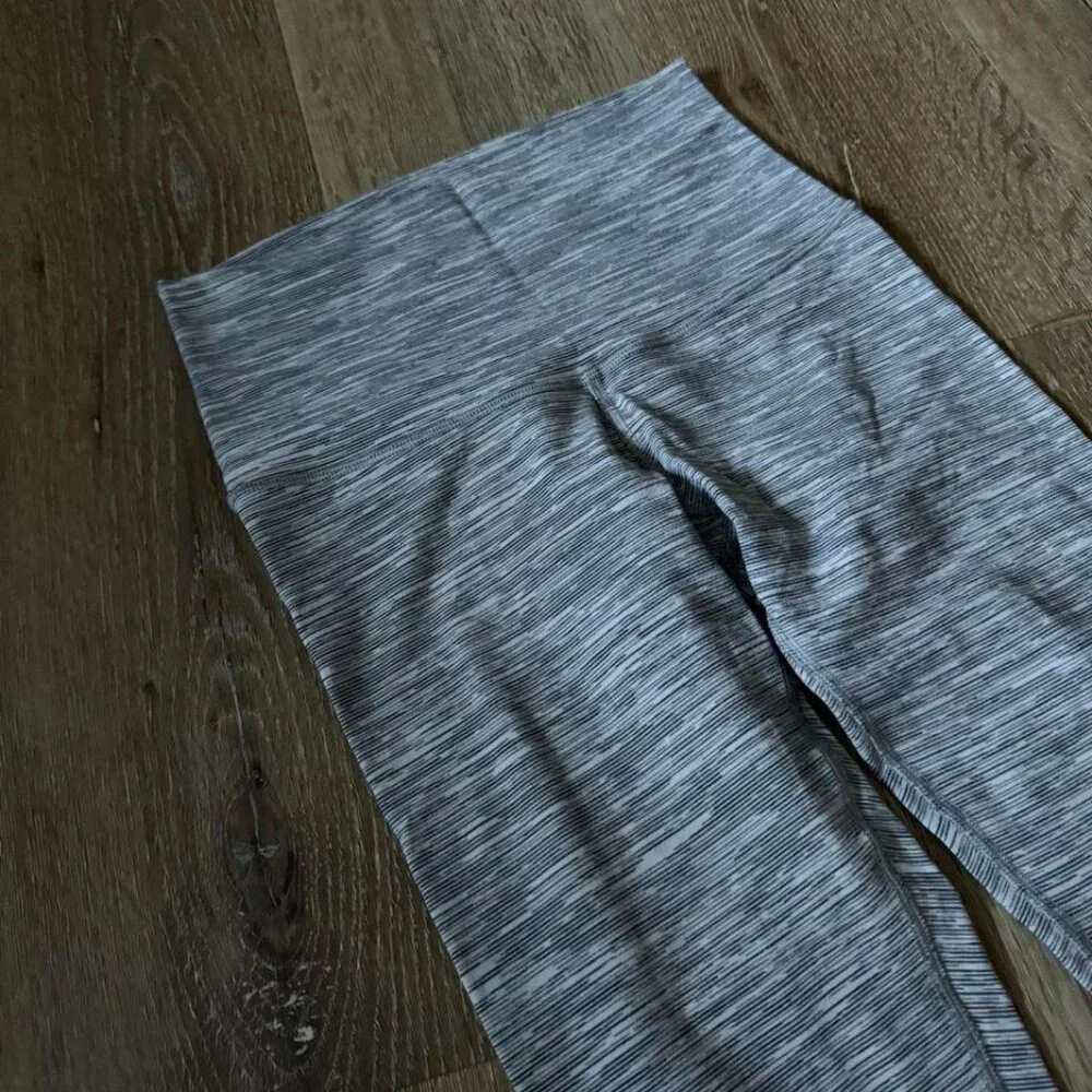 Lululemon Wunder Under Crop II‎ Scallop Edge Wee Are From Space Silver Gray Sz 4